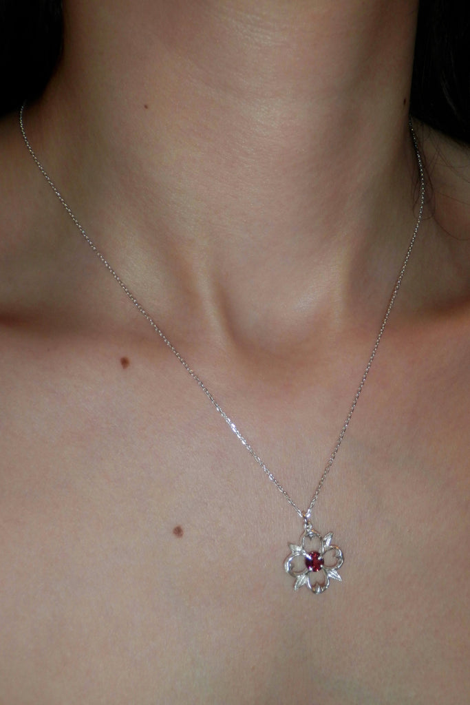 Petals Necklace