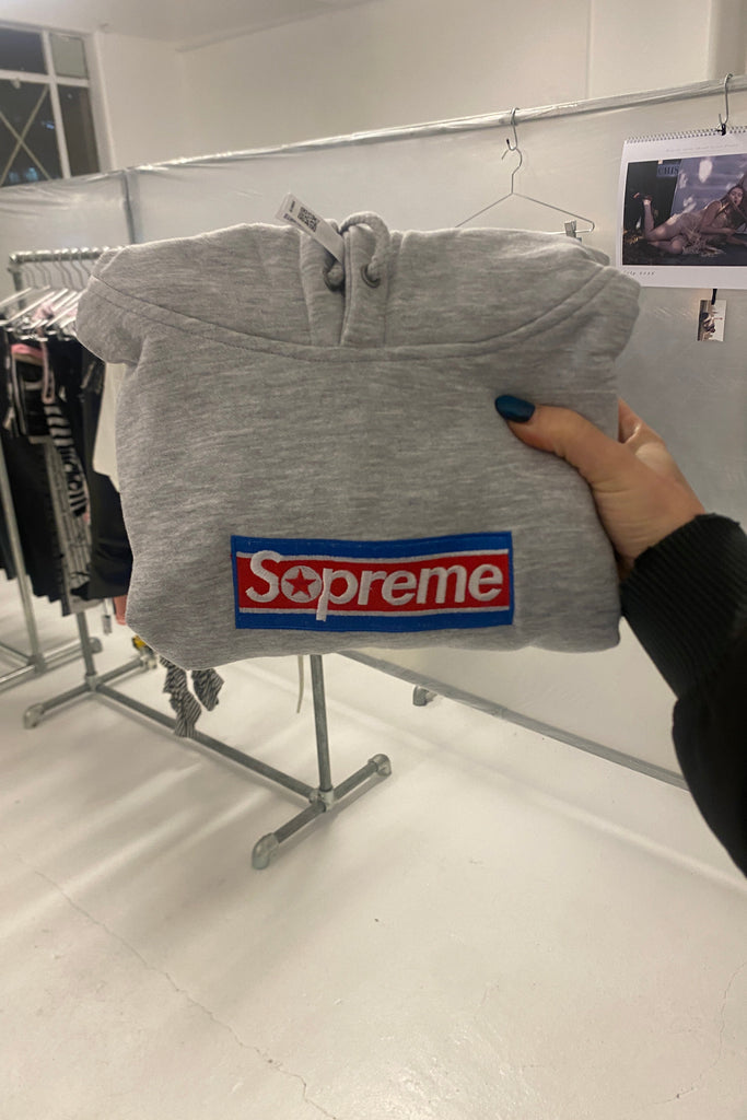 Box Logo Hoodie / Grey or White