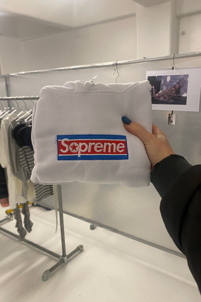 Box Logo Hoodie / Grey or White