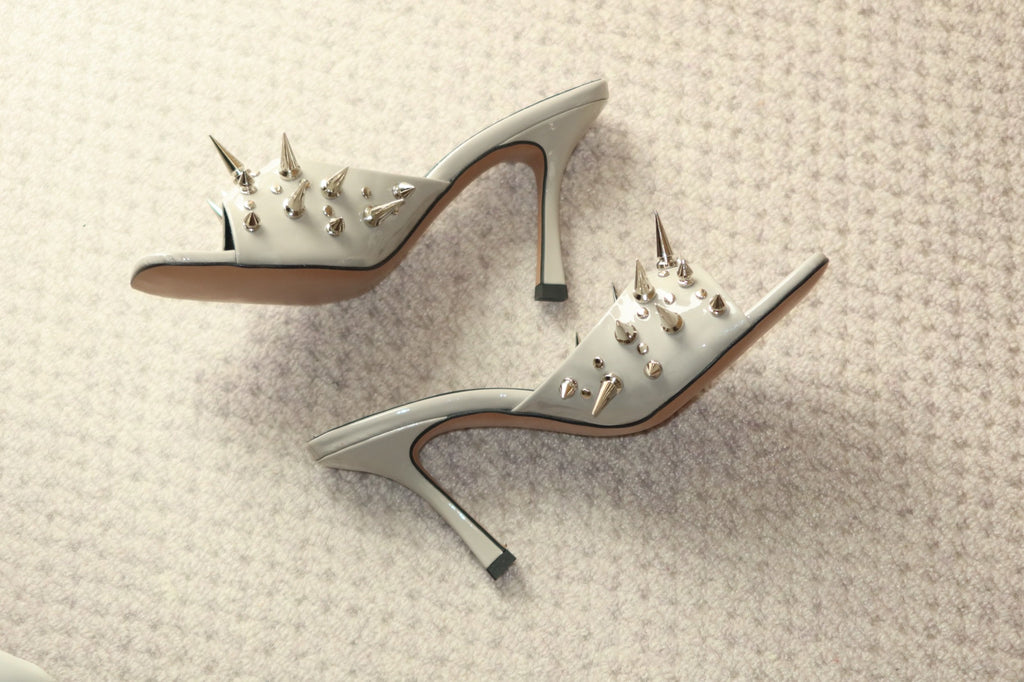 Spotlight Heels / Cement