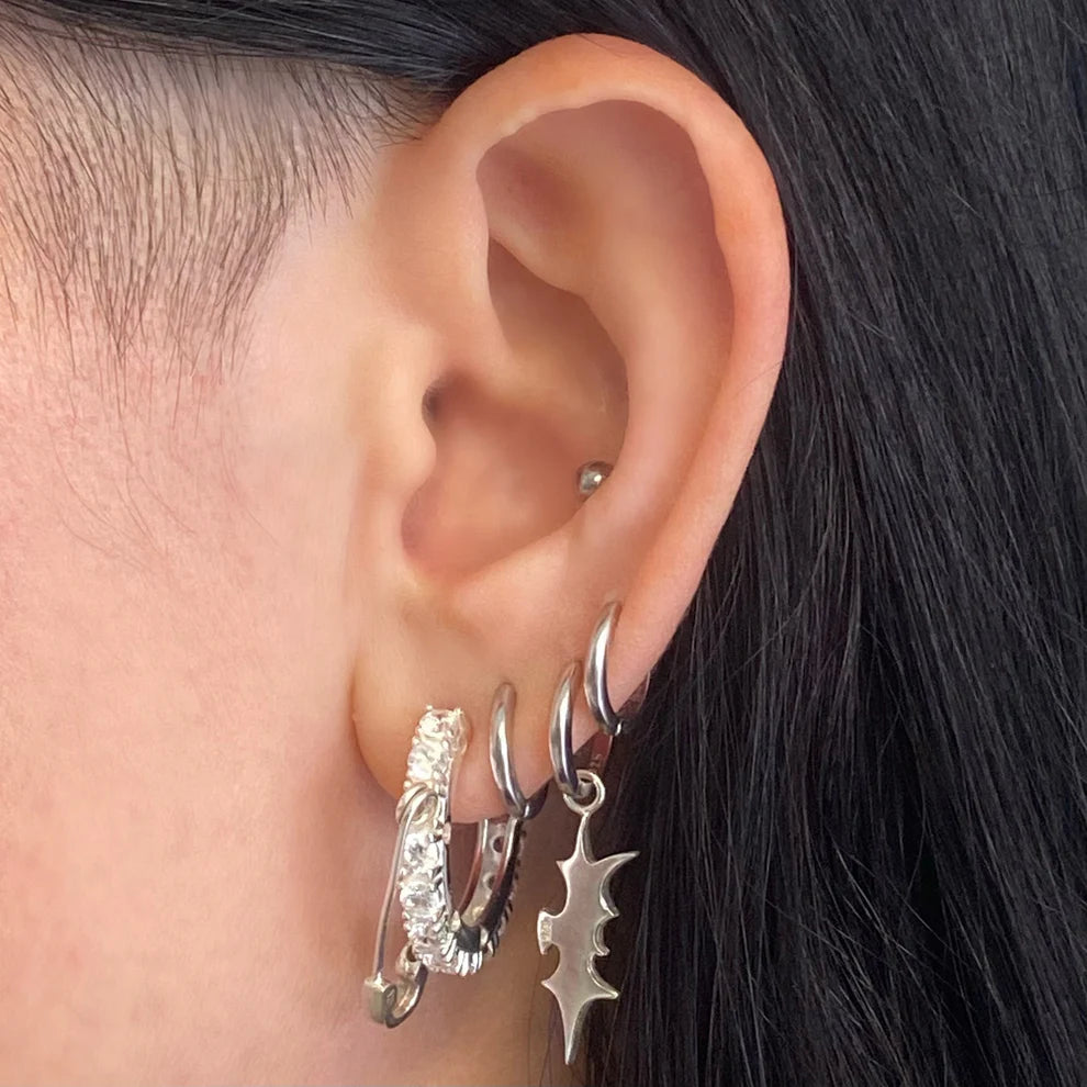 White Noise Earring / Hold On