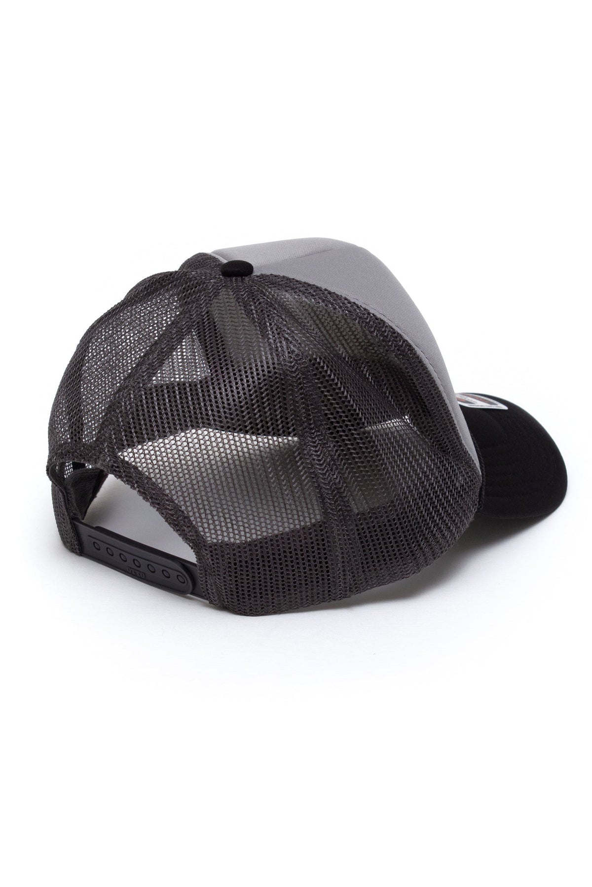 Claire Barrow Mammal Trucker [LAST ONE] | distal phalanx