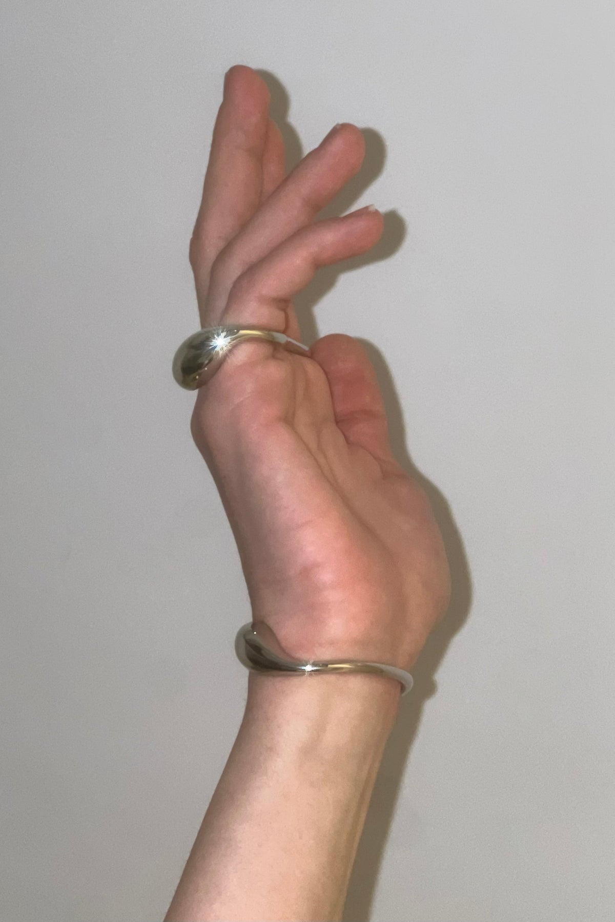 HUGO KREIT Serti Bracelet Set | distal phalanx